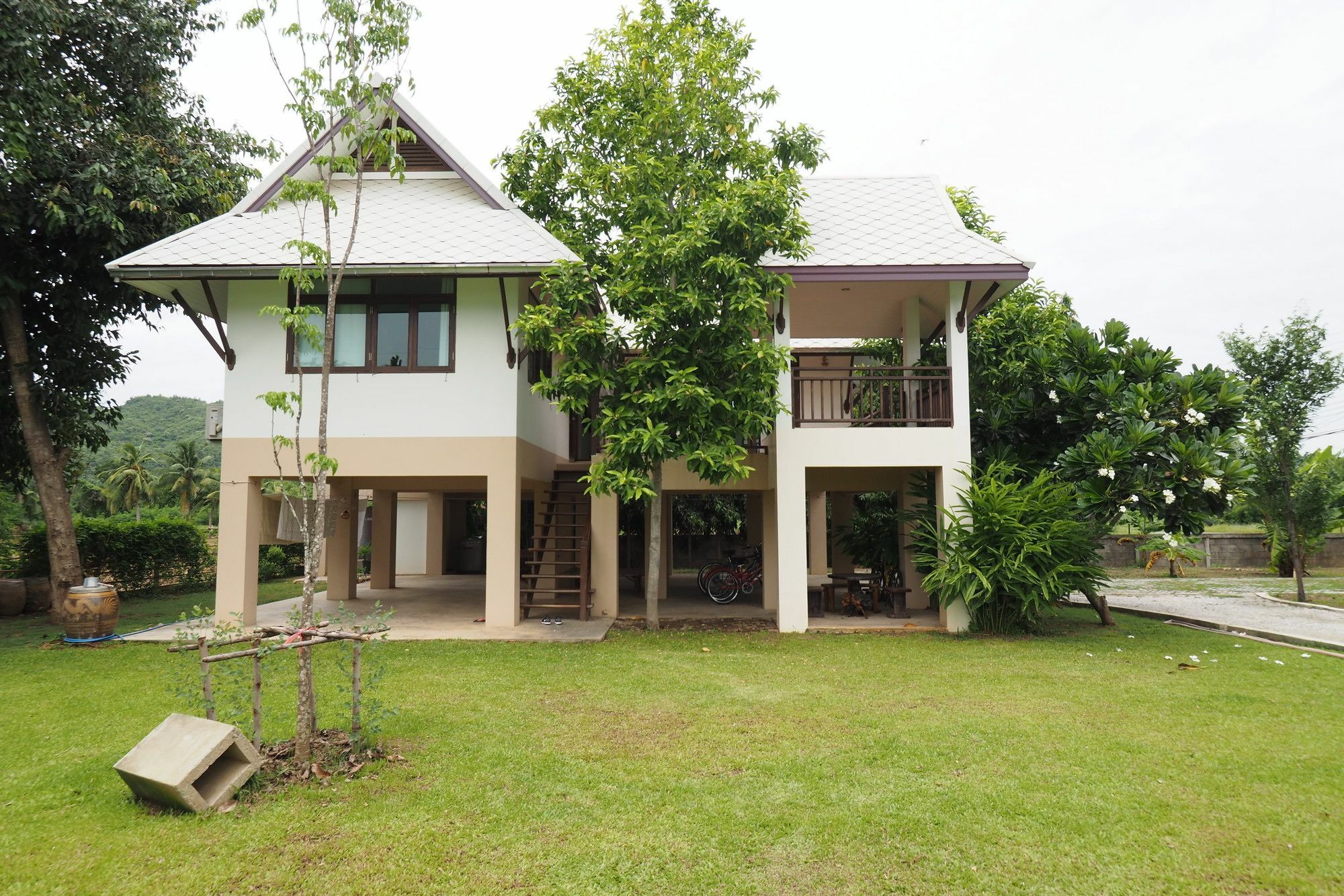 Baan2Rai Hotel Kanchanaburi Eksteriør billede