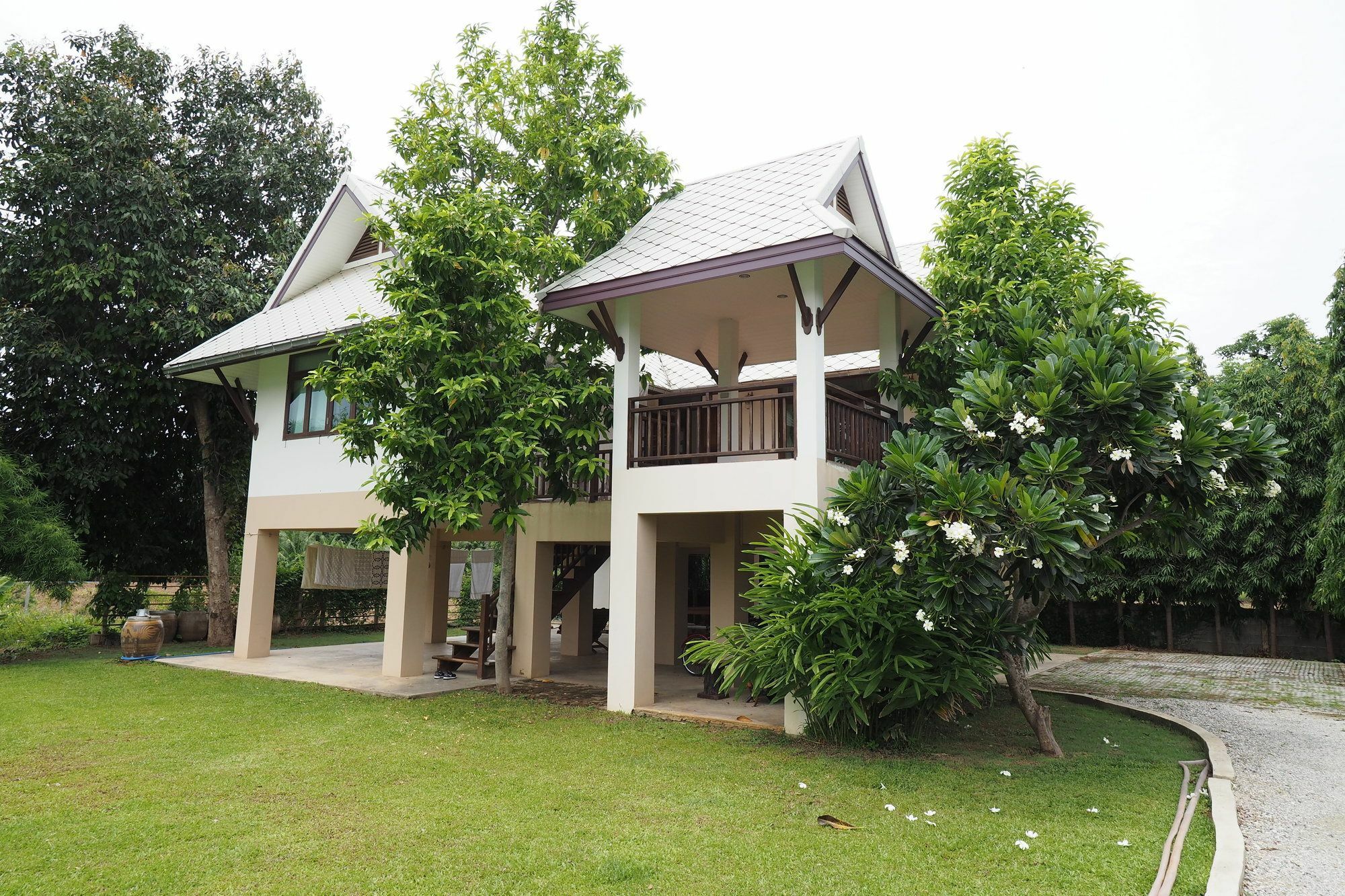 Baan2Rai Hotel Kanchanaburi Eksteriør billede